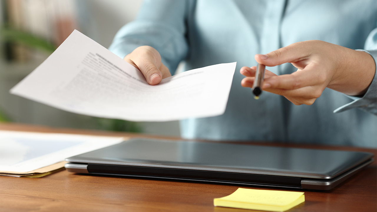 Arbeitgeber darf Gehalt nicht vorenthalten